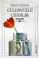 Güleryüzlü Ciddilik  Frontansicht 1